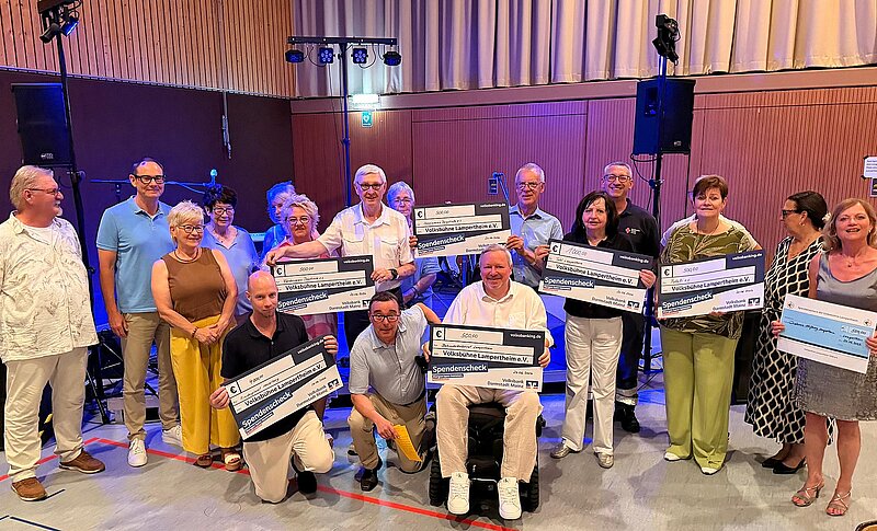 Volksbühne Lampertheim feiert 100jähriges Jubiläum und spendet 1.000 Euro an die Tafel