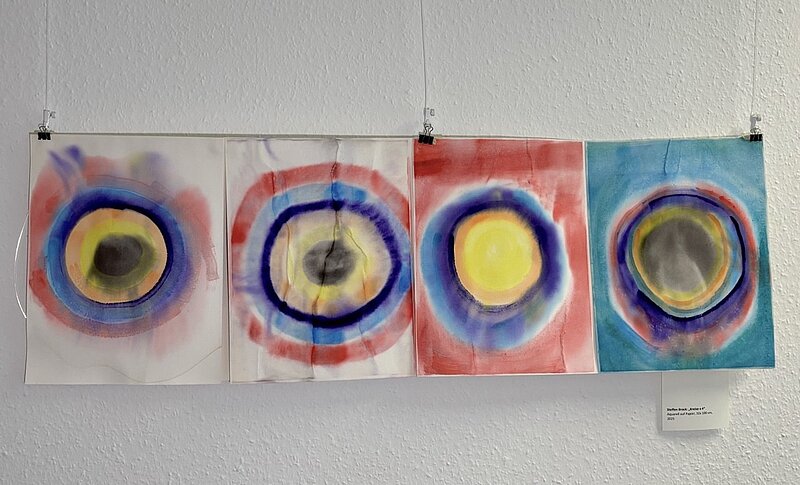Ein Bild aus der Ausstellung "Kunst verbindet" des Offenen Ateliers Wehrheim/Living Museum Taunus.