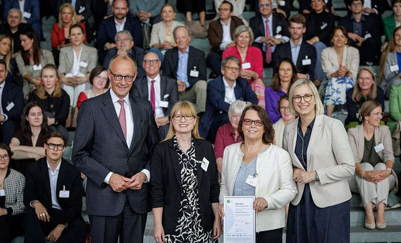 Wir freuen uns mit:  Irrsinnig Menschlich e.V. gewinnt startsocial Bundespreis 2025/26
