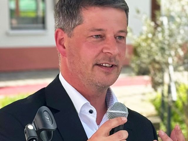 Tobias Lauer, Geschäftsführer der Regionalen Diakonie Hessen-Nassau gGmbH, bei seiner Einführung am 30. April 2024