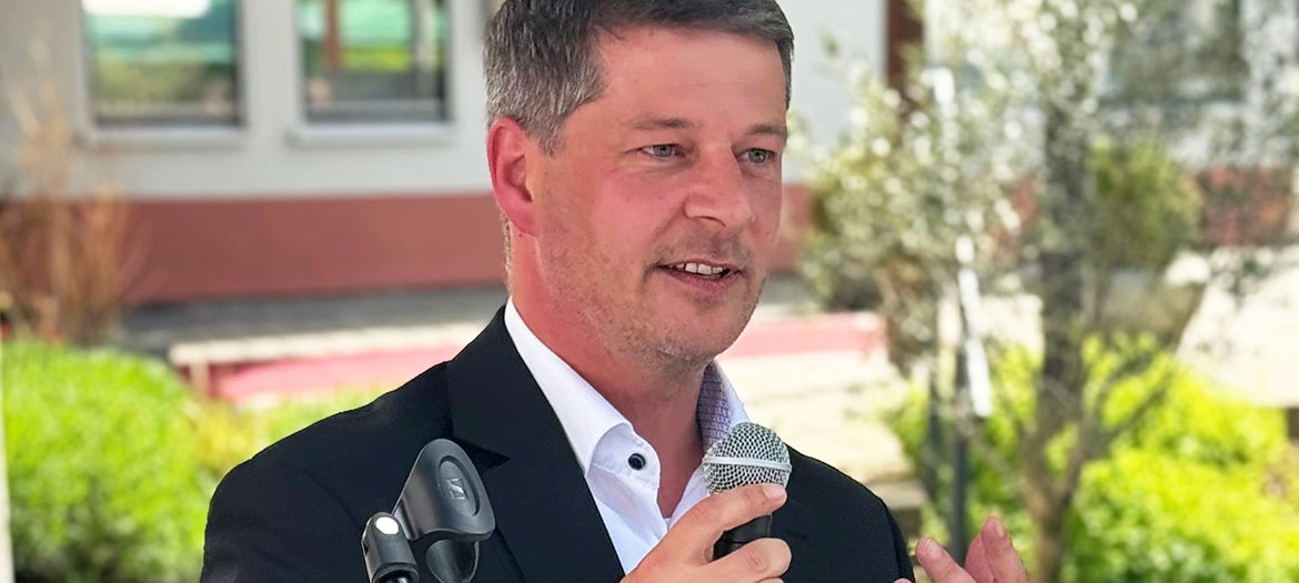 Tobias Lauer, Geschäftsführer der Regionalen Diakonie Hessen-Nassau gGmbH, bei seiner Einführung am 30. April 2024